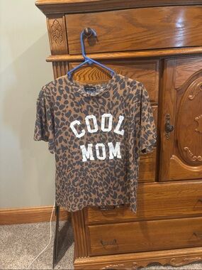 Women’s Leopard 'COOL MOM' Short Sleeve Tee - Brown